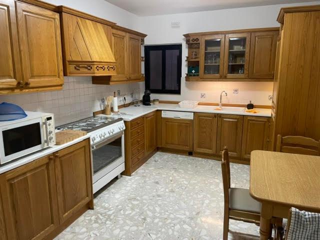 Spacious 3 Bedroom Apartment In The Heart Of St Julians Saint Julian's Екстериор снимка