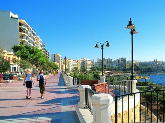 Spacious 3 Bedroom Apartment In The Heart Of St Julians Saint Julian's Екстериор снимка