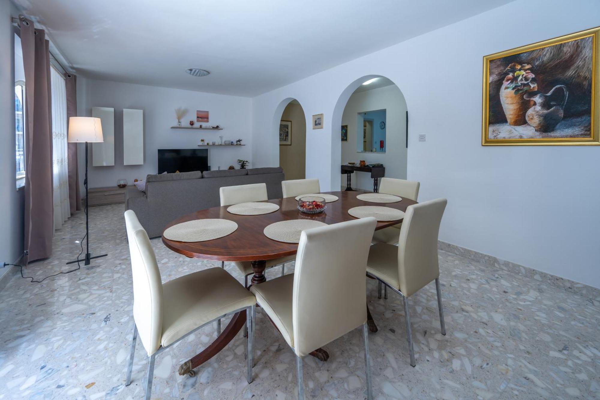 Spacious 3 Bedroom Apartment In The Heart Of St Julians Saint Julian's Екстериор снимка