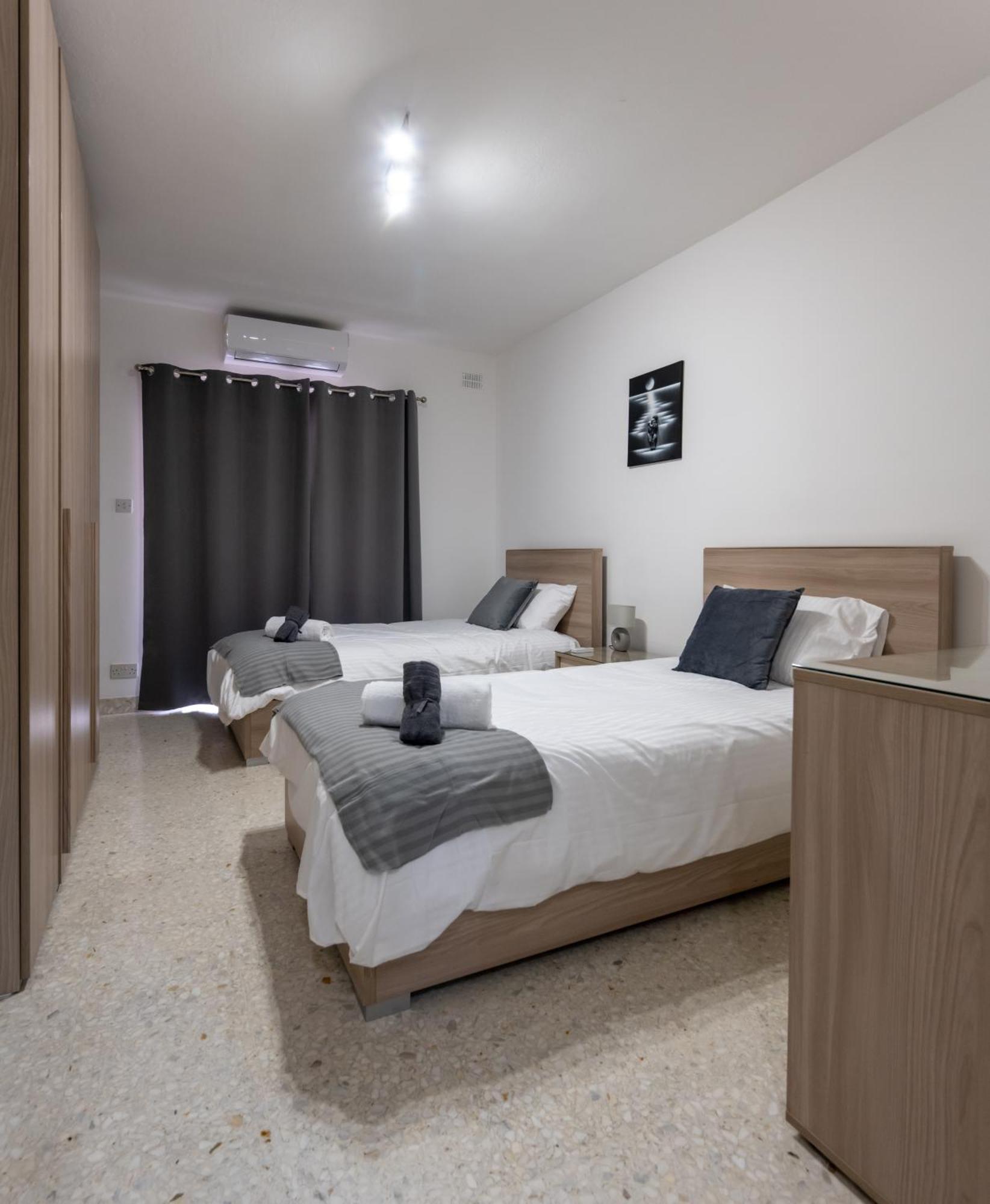 Spacious 3 Bedroom Apartment In The Heart Of St Julians Saint Julian's Екстериор снимка