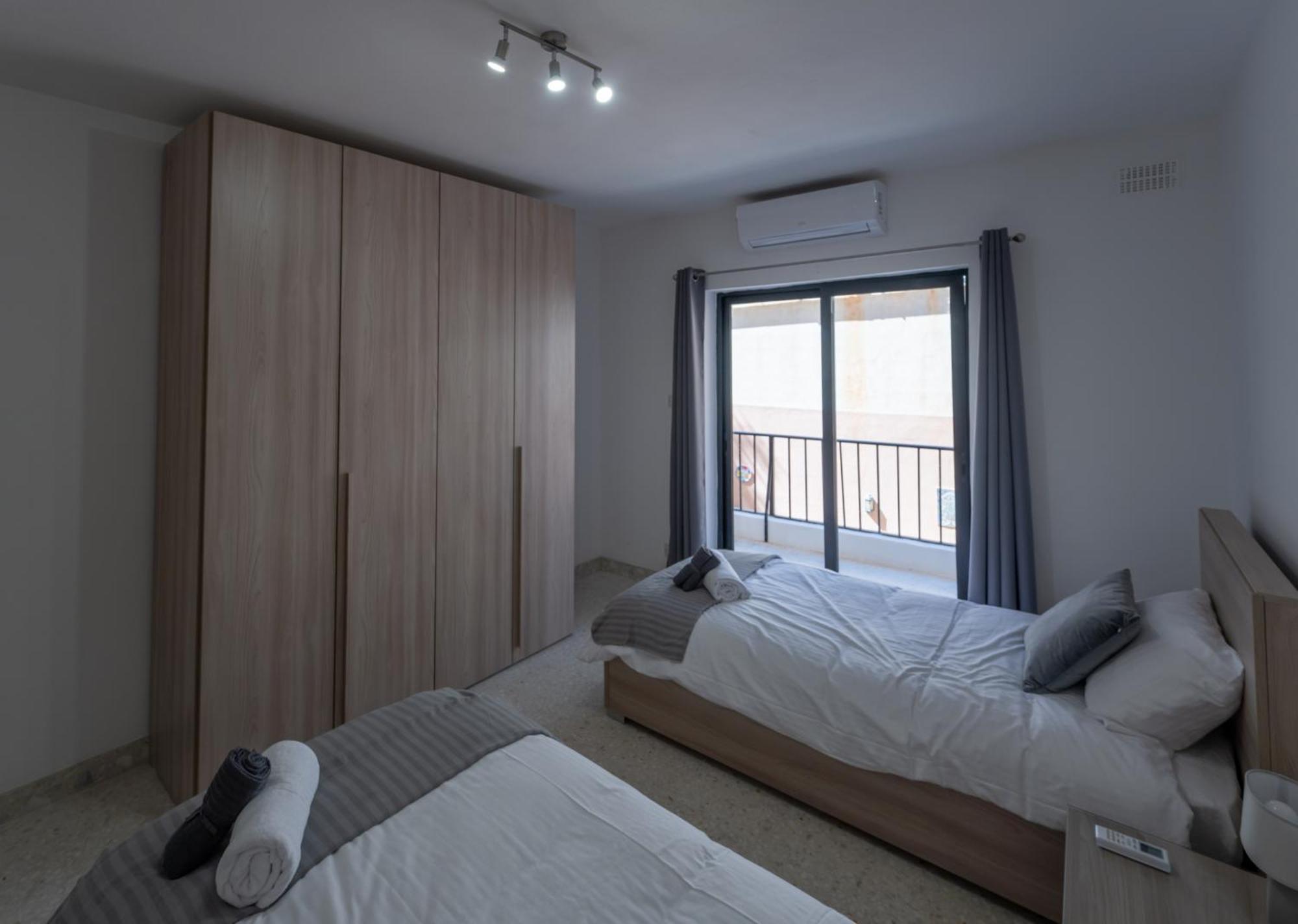 Spacious 3 Bedroom Apartment In The Heart Of St Julians Saint Julian's Екстериор снимка