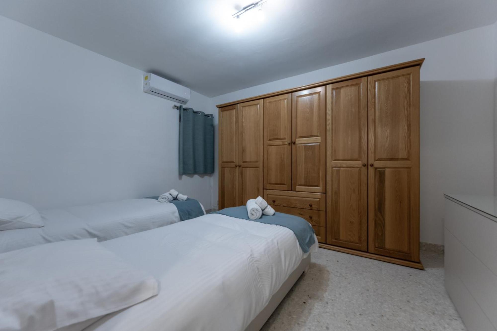 Spacious 3 Bedroom Apartment In The Heart Of St Julians Saint Julian's Екстериор снимка