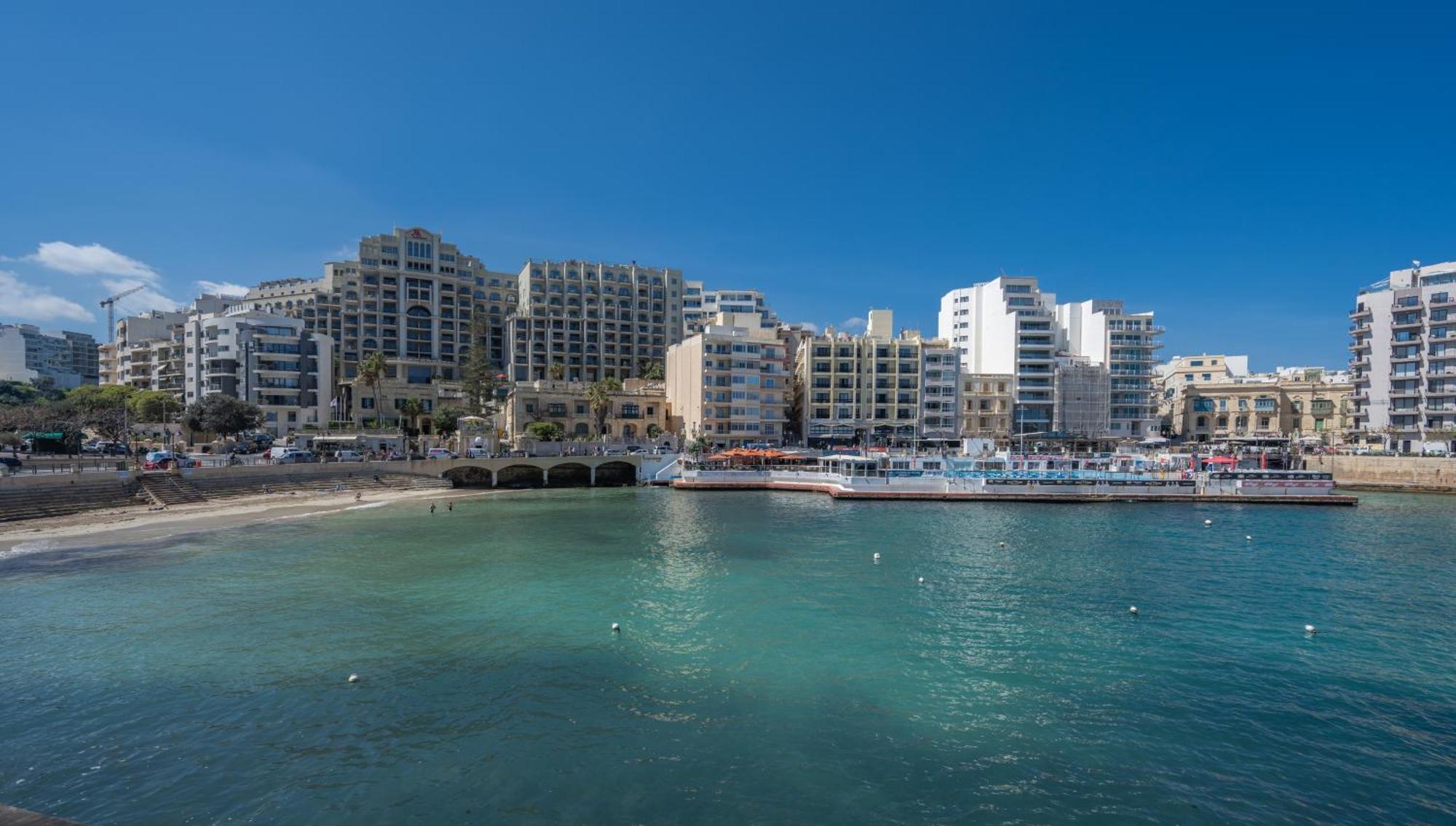 Spacious 3 Bedroom Apartment In The Heart Of St Julians Saint Julian's Екстериор снимка