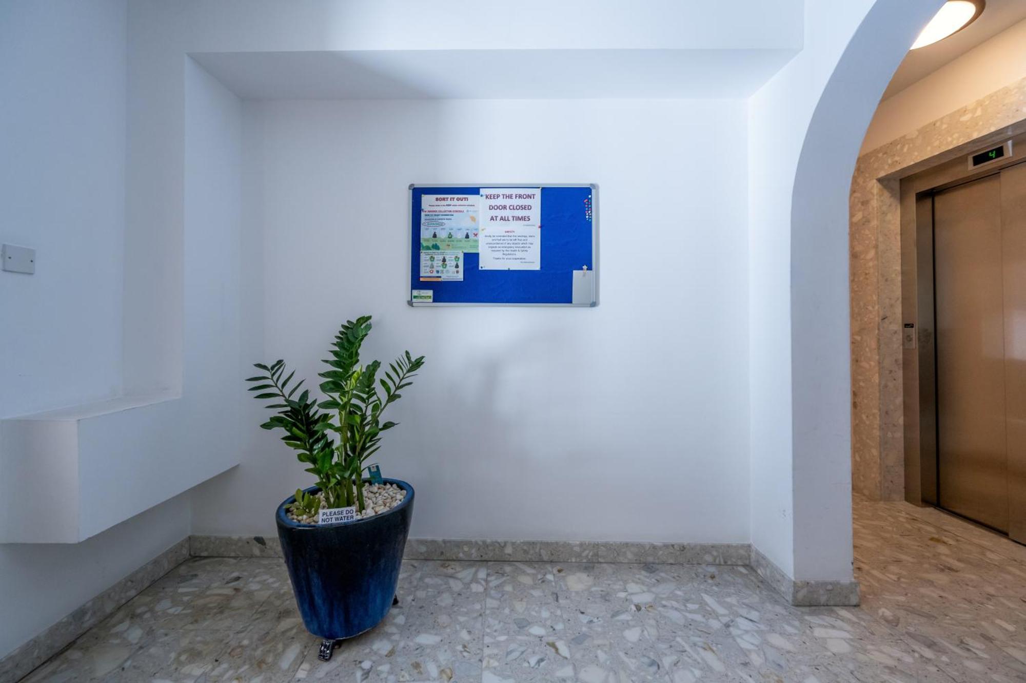 Spacious 3 Bedroom Apartment In The Heart Of St Julians Saint Julian's Екстериор снимка