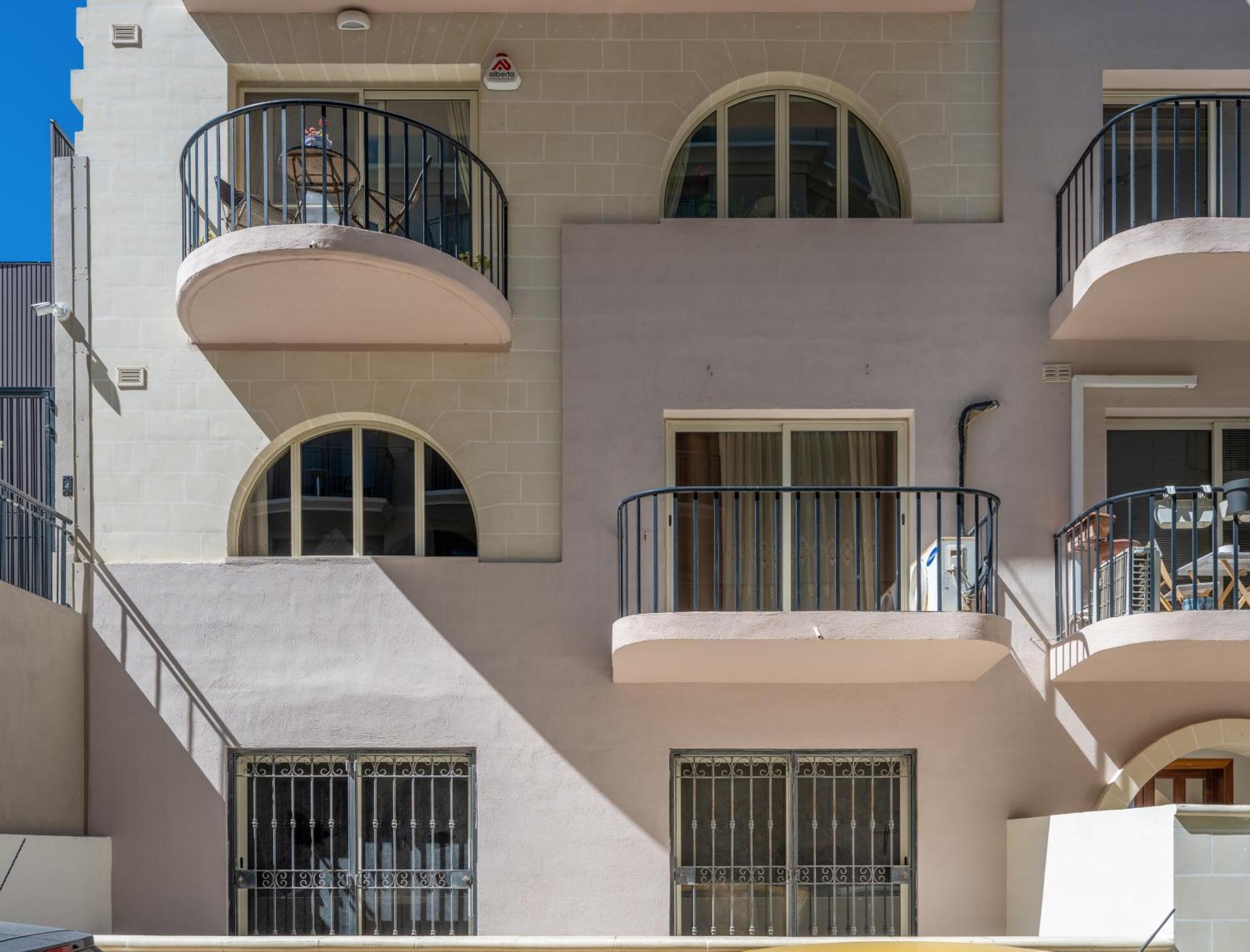 Spacious 3 Bedroom Apartment In The Heart Of St Julians Saint Julian's Екстериор снимка