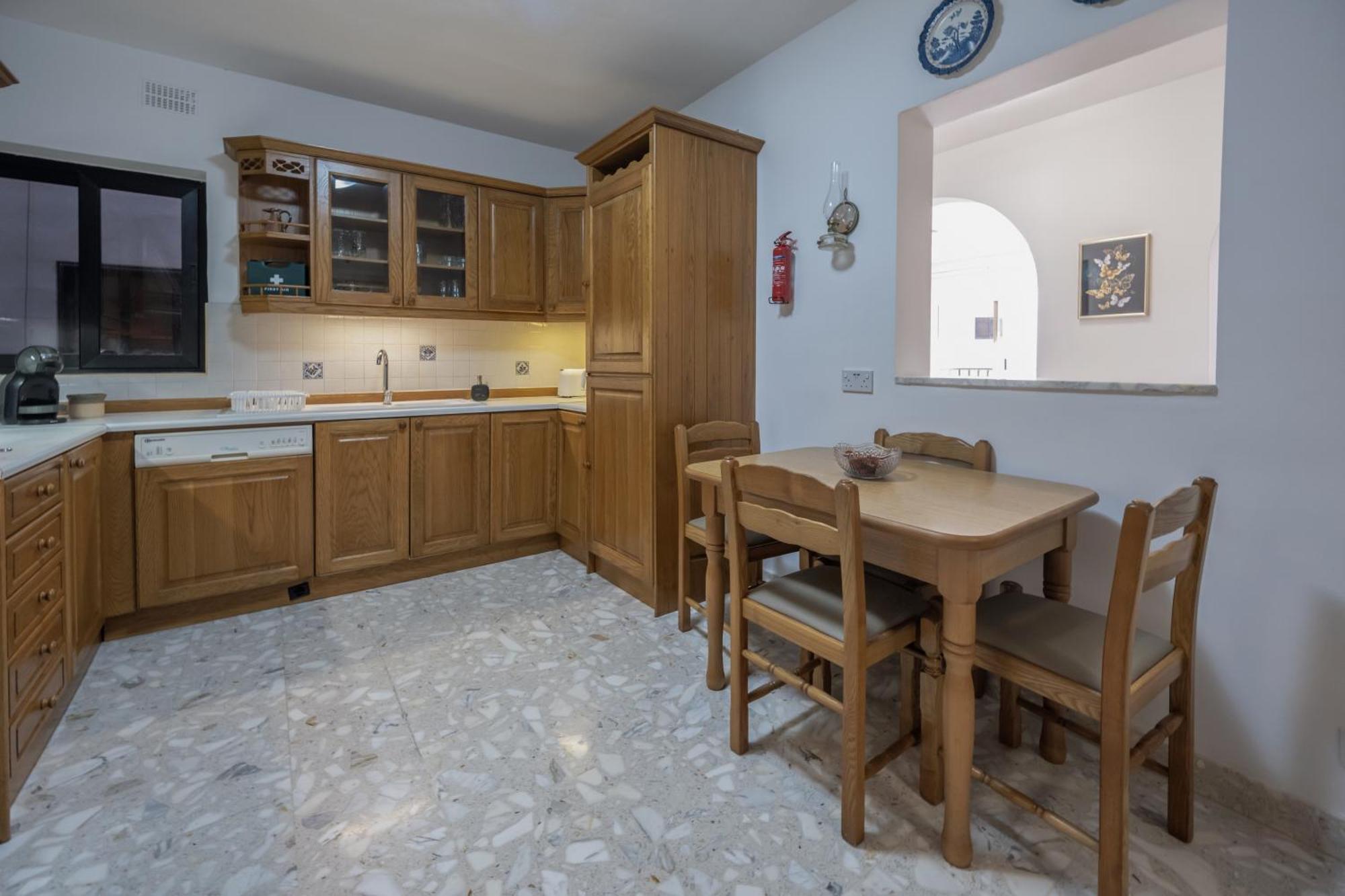 Spacious 3 Bedroom Apartment In The Heart Of St Julians Saint Julian's Екстериор снимка