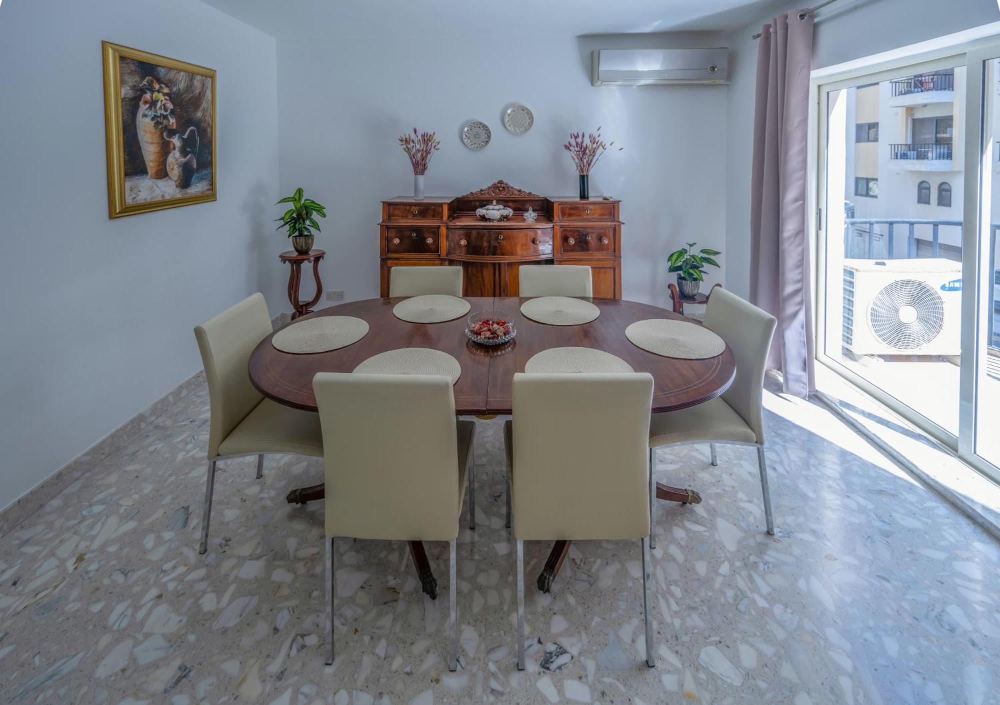 Spacious 3 Bedroom Apartment In The Heart Of St Julians Saint Julian's Екстериор снимка