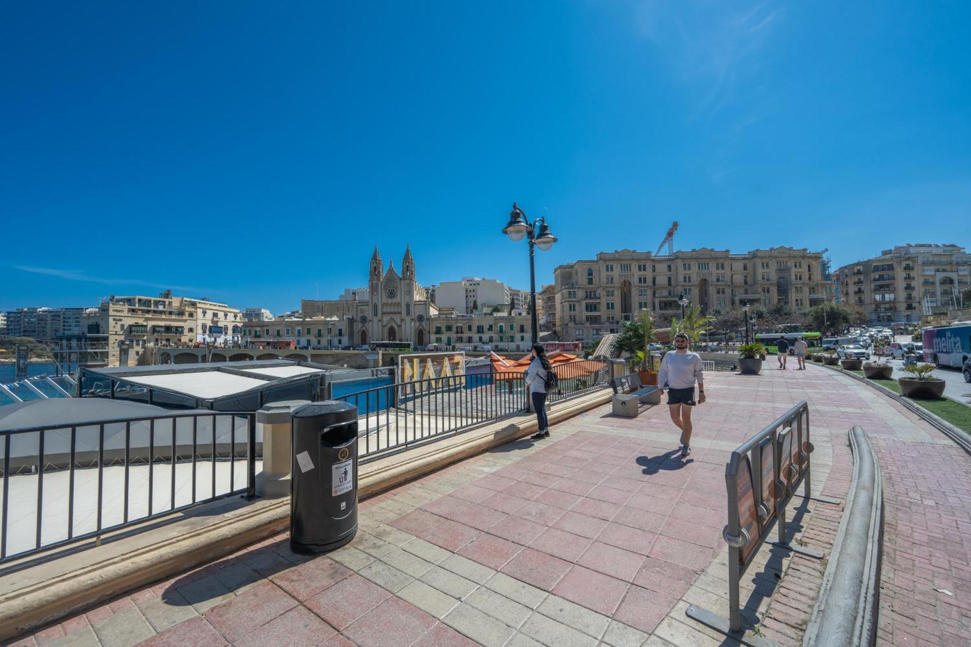 Spacious 3 Bedroom Apartment In The Heart Of St Julians Saint Julian's Екстериор снимка